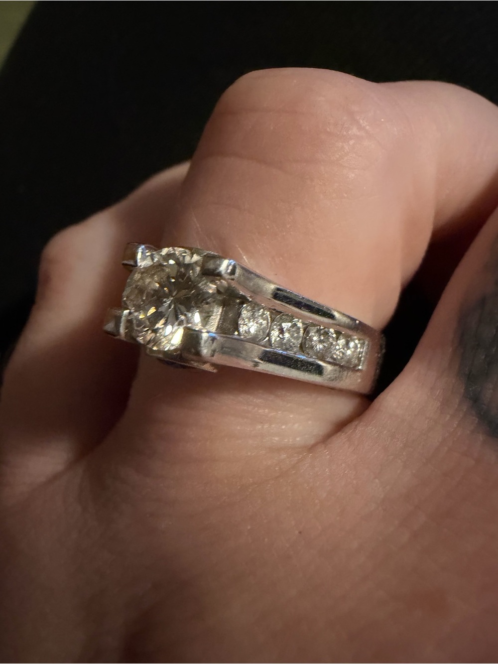 Classic Solitaire Diamond Ring in 14k gold - Picture 6 of 9
